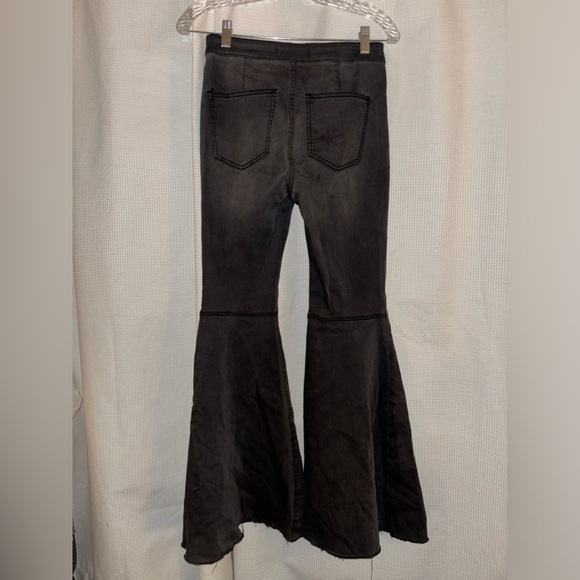 FREE PEOPLE BELL BOTTOM JEANS - Picture 4 of 4